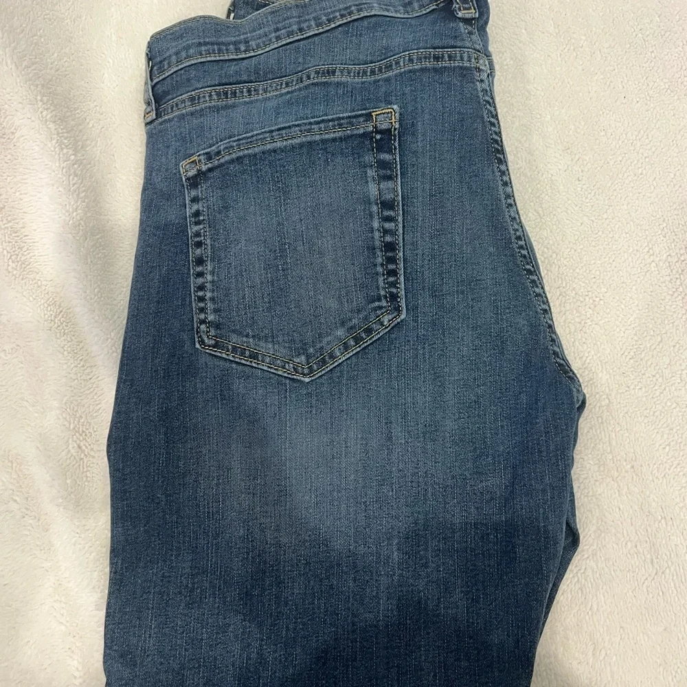 Amazon Essentials Men's Dark Blue Slim Jeans 38x28